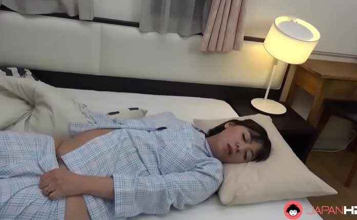 سكس اسيوي HD نيك قحبه من كسها الهايج