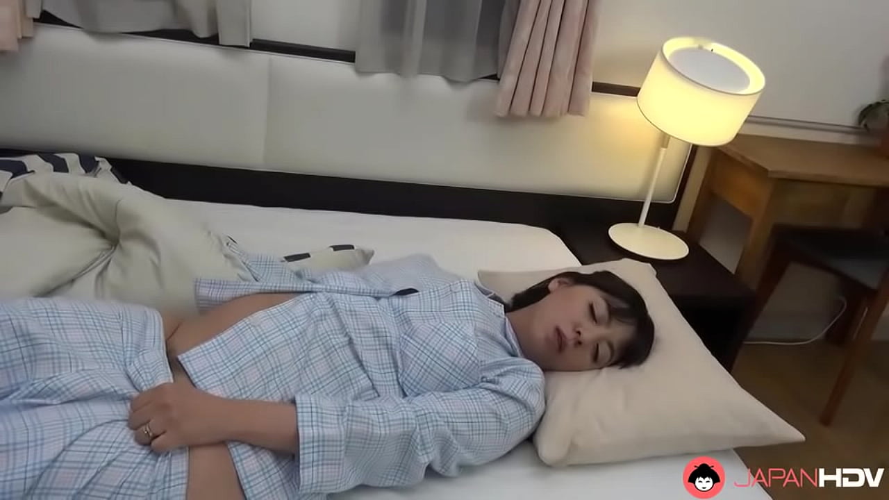 سكس اسيوي HD نيك قحبه من كسها الهايج