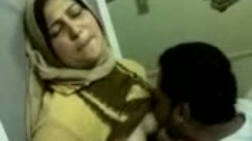 سكس عربي مصريه محجبه تتناك وتمص الزب