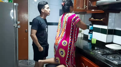 سكس محارم HD ولد ينيك امة فى المطبخ - سكس امهات